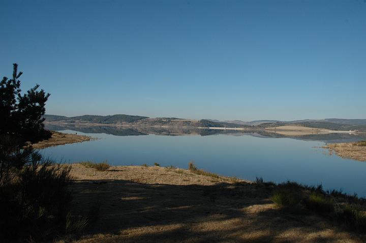 GR4 au lac de Naussac (22).JPG